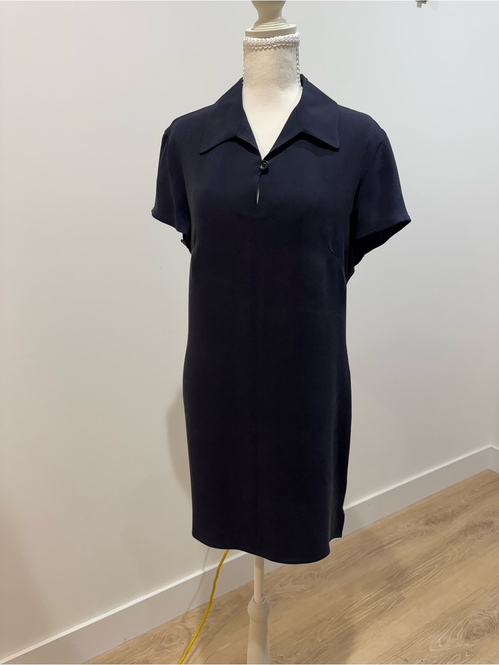 Emanuel ungaro Navy Silk Short-Sleeve Shift Dress size 12/46 like new travel
